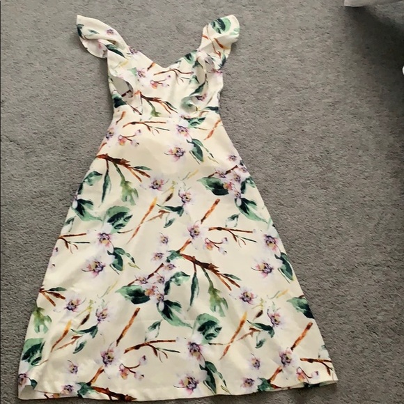 J.O.A. Dresses & Skirts - XS pale yellow floral midi J.O.A. dress